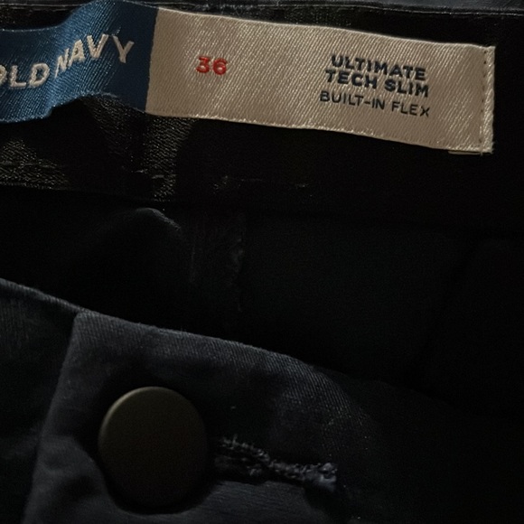 Slim Ultimate Tech Chino Shorts for Men -- 9-inch inseam - Picture 5 of 5